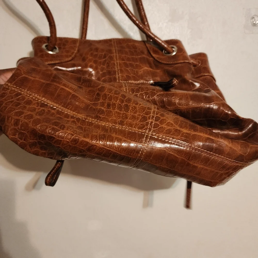 Elle Embossed Brown Vinyl Shoulder Bag - Picture 4 of 13